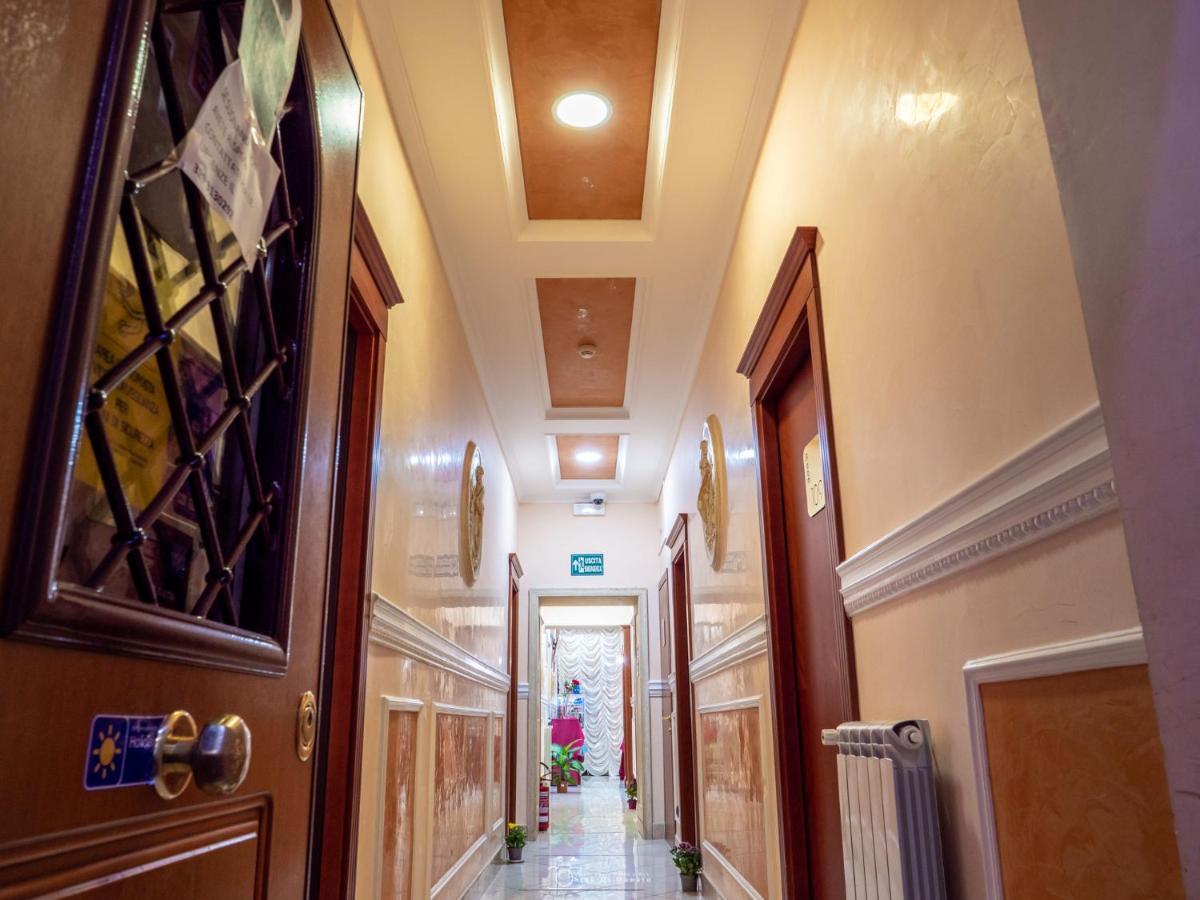 Hotel Suite Caesar Roma Exterior foto