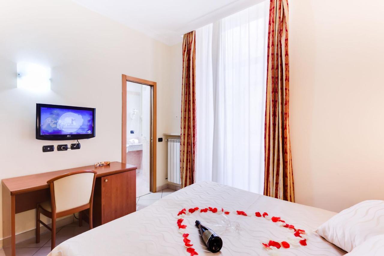 Hotel Suite Caesar Roma Exterior foto