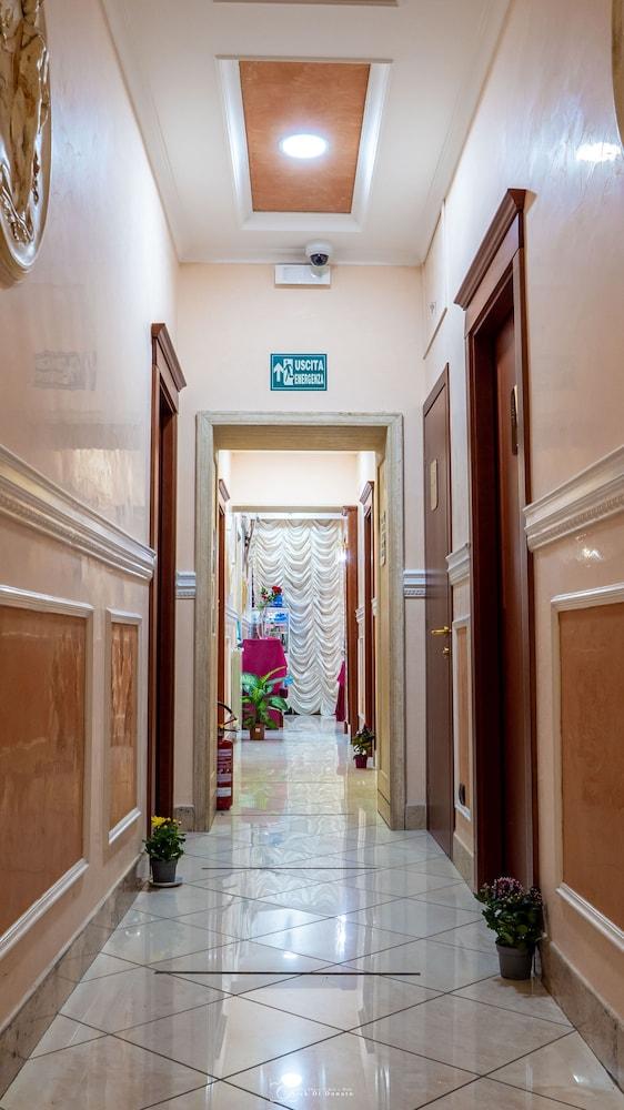 Hotel Suite Caesar Roma Exterior foto